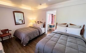 Persepolis Inn